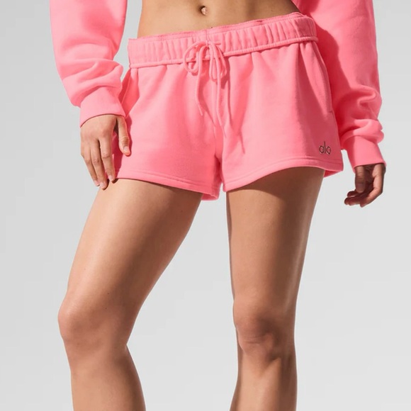 NEW Alo Accolade Shorts in Neon Bubblegum Size L - Picture 1 of 6